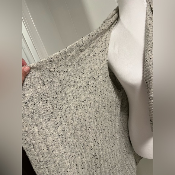 Vineyard Vines cashmere mid length cardigan size M like new smoke free home - Picture 3 of 5